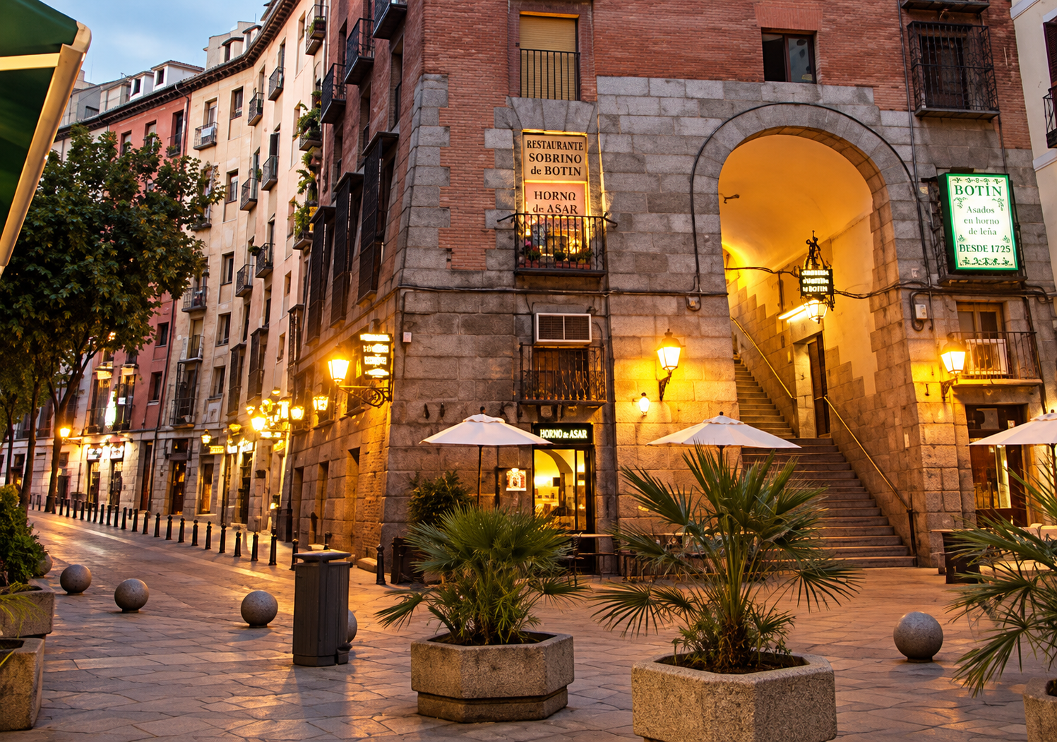 Die Mesones der Cava de San Miguel: Tortilla, Sardellen und Champignons an Madrids Plaza Mayor