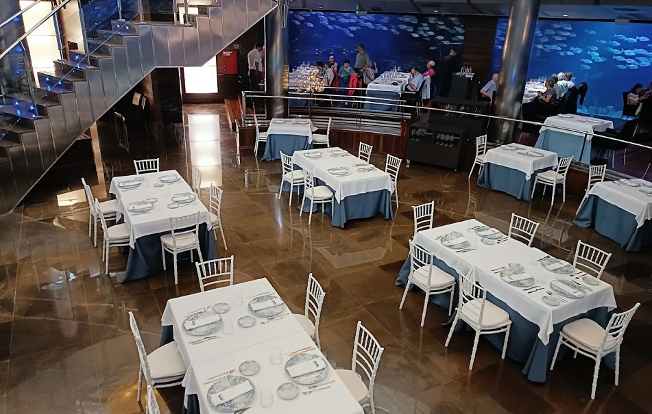 Submarino Restaurant, ein Raum für gehobene mediterrane Küche im Inneren des Oceanogràfic von Valencia